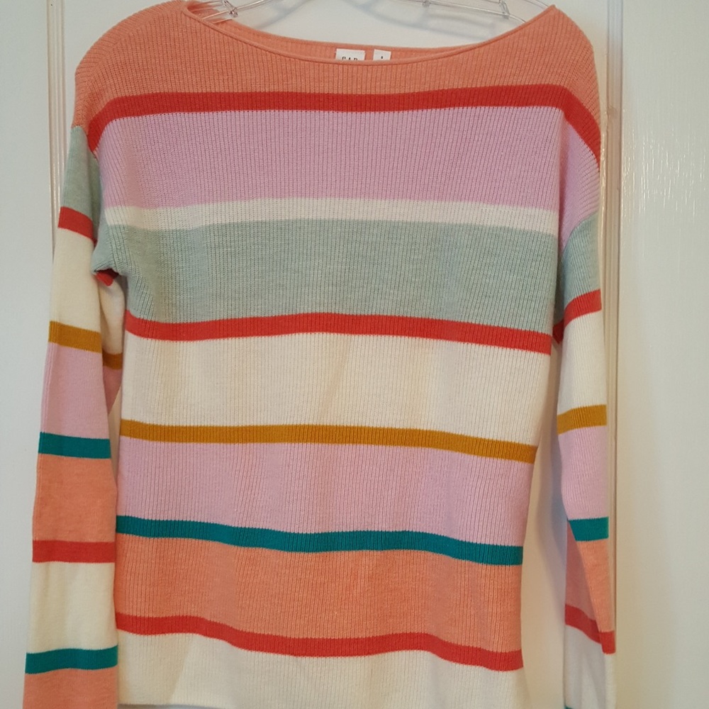 Women’s GAP multi color long sleeve Sweater size S